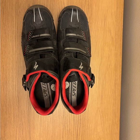 Specialized cycling shoes with SPD cleats - Picture 3 of 3